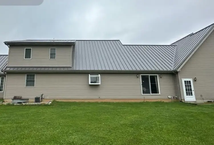 Metal Roof vs Shingles: Which Is the Best Choice for Your Home?